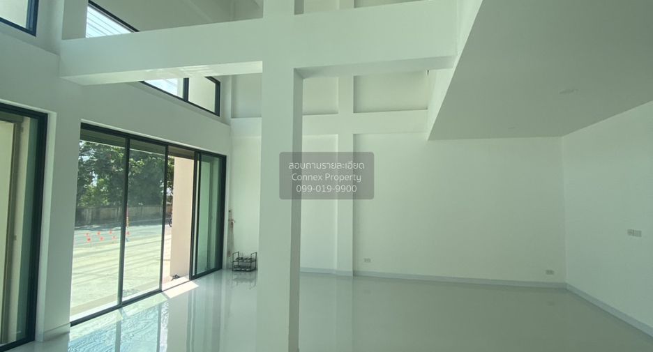 For sale 4 bedrooms townhouse in Bang Khen, Bangkok