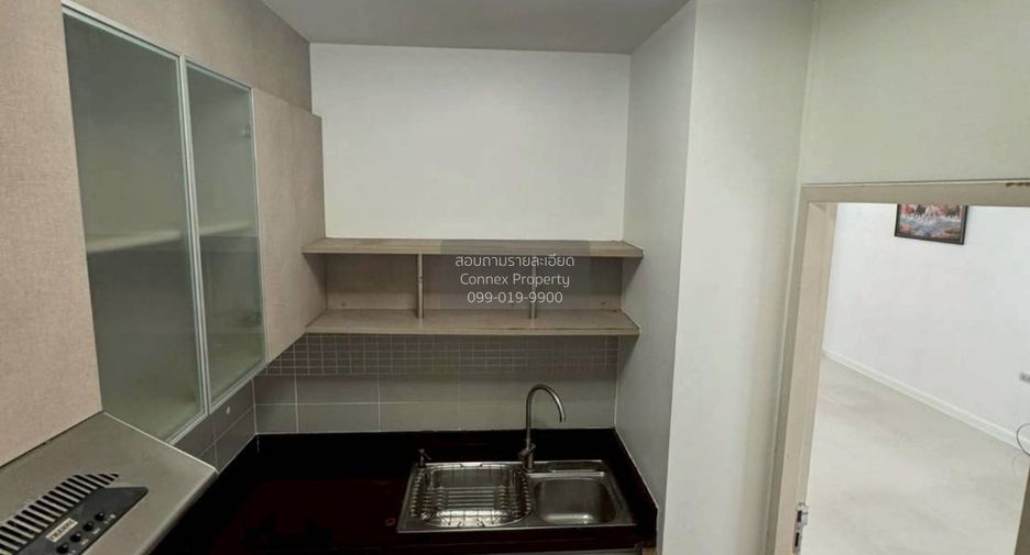 For sale 3 bedrooms townhouse in Chatuchak, Bangkok