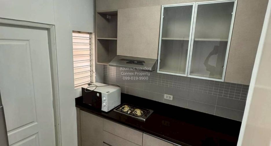 For sale 3 bedrooms townhouse in Chatuchak, Bangkok