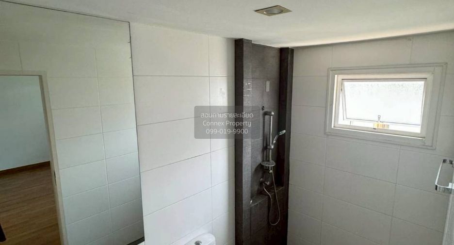 For sale 3 bedrooms townhouse in Chatuchak, Bangkok