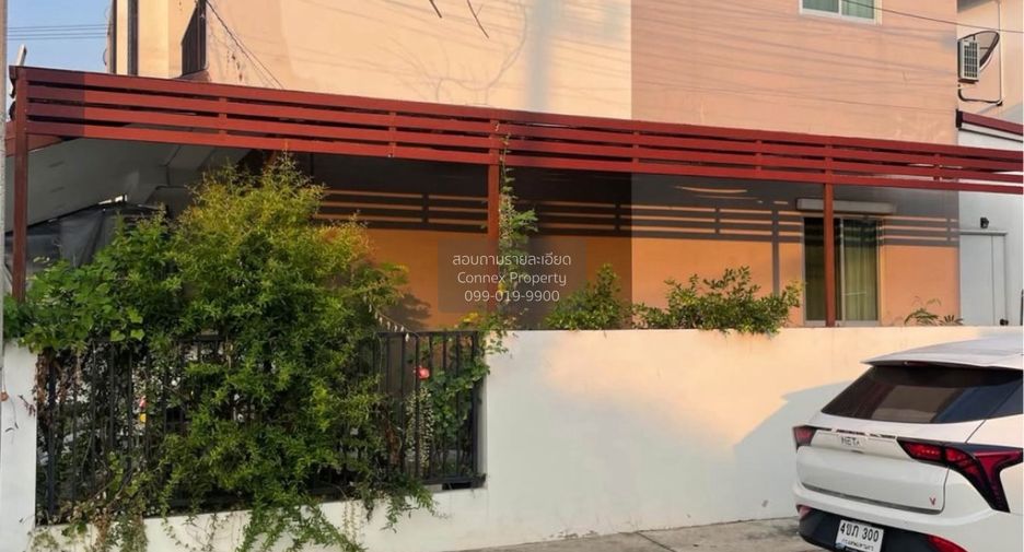For sale 2 bedrooms townhouse in Mueang Samut Sakhon, Samut Sakhon