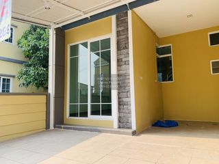 Casa adosada en venta de 3 habitaciones en Nong Khaem, Bangkok