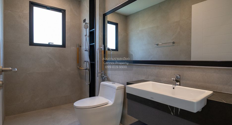 For sale 6 bedrooms house in Thawi Watthana, Bangkok