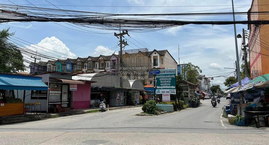 For sale 3 bedrooms townhouse in Thanyaburi, Pathum Thani