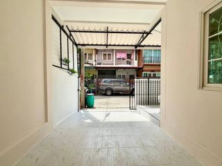 Reihenhaus zum Kauf mit 4 Zimmer in Mueang Samut Prakan, Samut Prakan