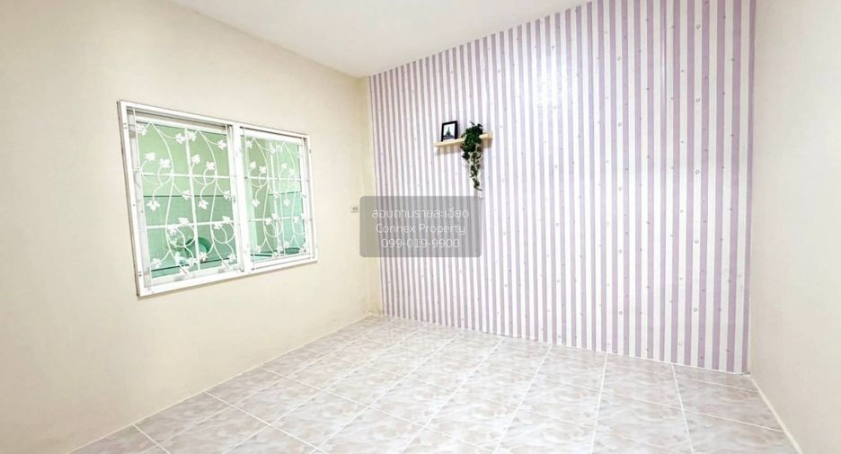 For sale 4 bedrooms townhouse in Mueang Samut Prakan, Samut Prakan