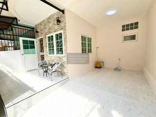 Reihenhaus zum Kauf mit 4 Zimmer in Mueang Samut Prakan, Samut Prakan