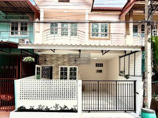 Reihenhaus zum Kauf mit 4 Zimmer in Mueang Samut Prakan, Samut Prakan