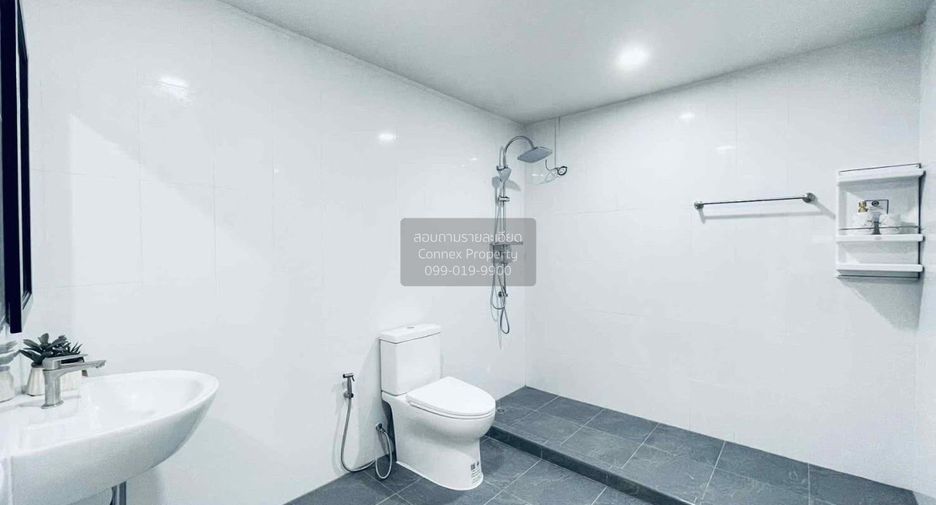 For sale 2 bedrooms townhouse in Bang Lamung, Chonburi