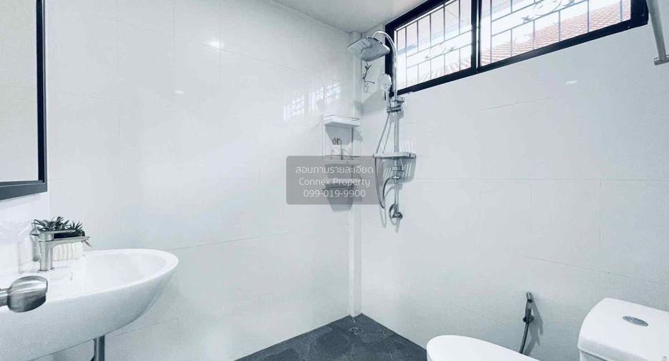 For sale 2 bedrooms townhouse in Bang Lamung, Chonburi