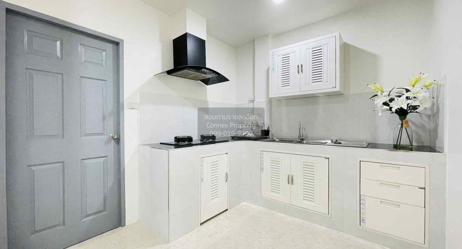 For sale 2 bedrooms townhouse in Bang Lamung, Chonburi
