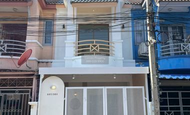 À vendre 2 chambres maison de ville à Bang Bua Thong, Nonthaburi
