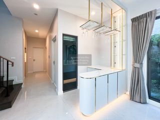 Haus zum Kauf mit 4 Zimmer in Pak Kret, Nonthaburi