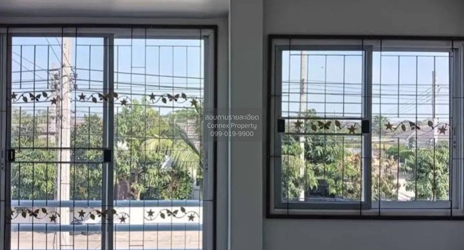 For sale 3 bedrooms townhouse in Min Buri, Bangkok