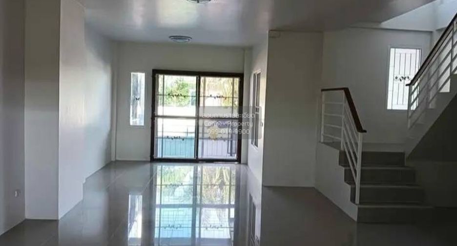 For sale 3 bedrooms townhouse in Min Buri, Bangkok