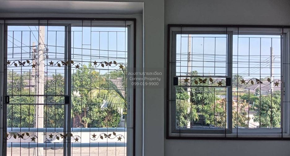For sale 3 bedrooms townhouse in Min Buri, Bangkok