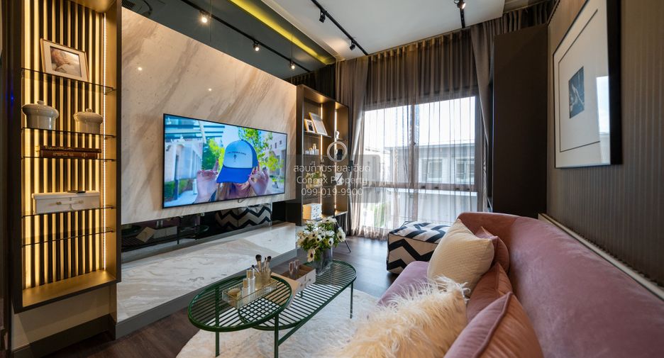 For sale 4 bedrooms house in Taling Chan, Bangkok