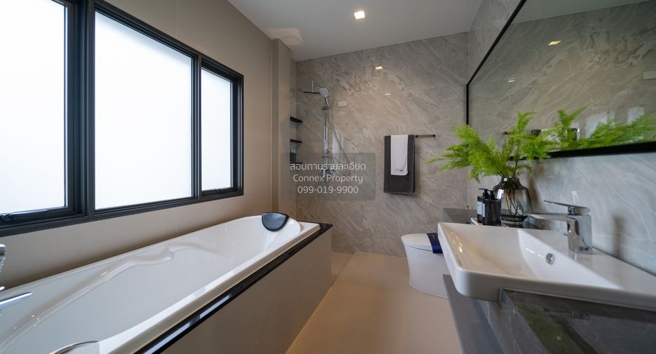 For sale 4 bedrooms house in Taling Chan, Bangkok