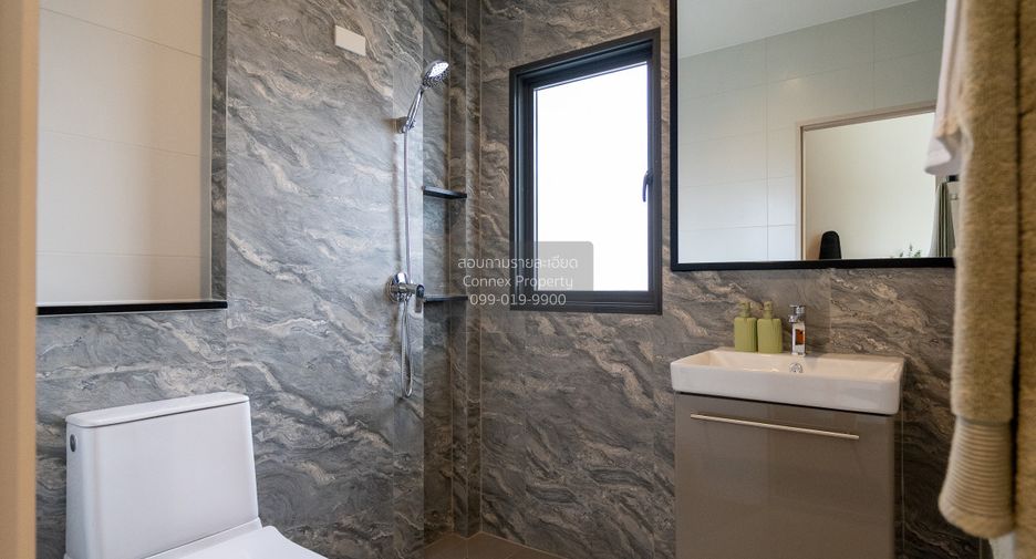 For sale 4 bedrooms house in Taling Chan, Bangkok