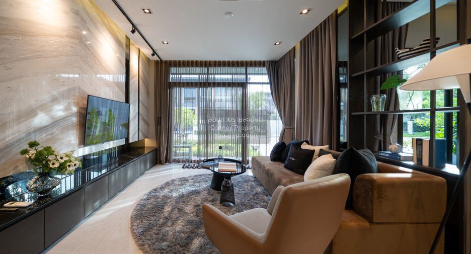 For sale 4 bedrooms house in Taling Chan, Bangkok