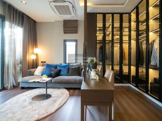 Casa en venta de 4 habitaciones en Taling Chan, Bangkok