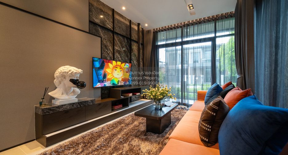 For sale 4 bedrooms house in Taling Chan, Bangkok