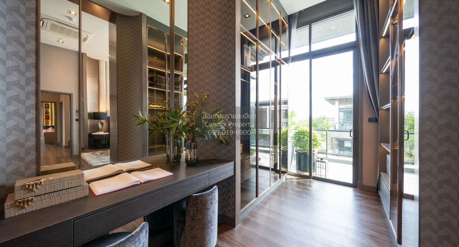 For sale 5 bedrooms house in Taling Chan, Bangkok