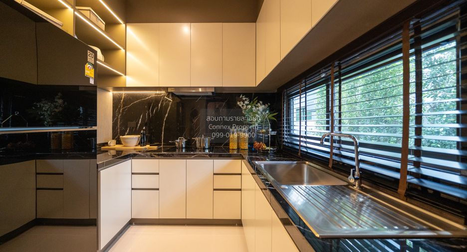 For sale 5 bedrooms house in Taling Chan, Bangkok