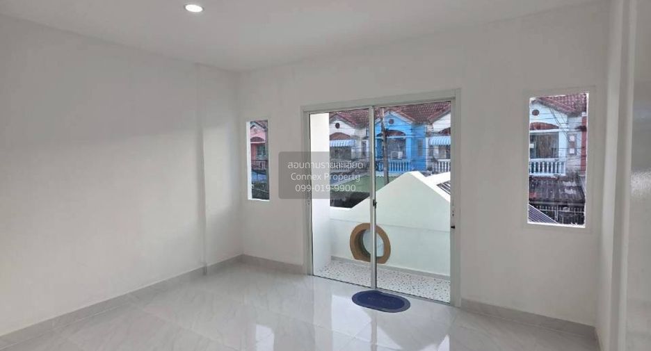 For sale 2 bedrooms townhouse in Mueang Samut Prakan, Samut Prakan