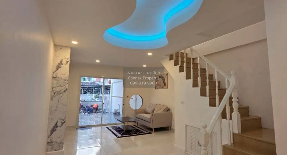 For sale 2 bedrooms townhouse in Mueang Samut Prakan, Samut Prakan