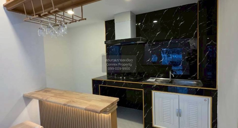 For sale 2 bedrooms townhouse in Mueang Samut Prakan, Samut Prakan