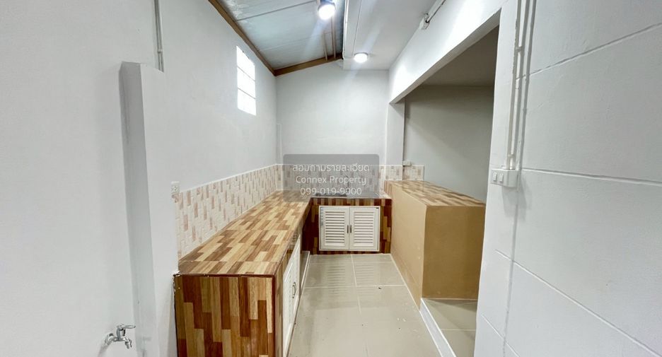 For sale 3 bedrooms townhouse in Prawet, Bangkok