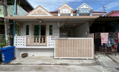 For sale 3 bedrooms townhouse in Prawet, Bangkok