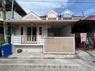 Casa adosada en venta de 3 habitaciones en Prawet, Bangkok