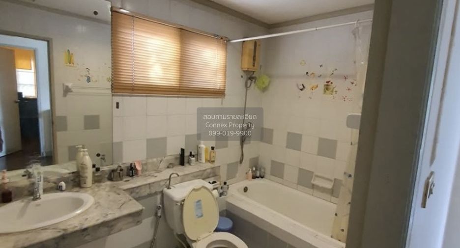 For sale 3 bedrooms townhouse in Khlong Sam Wa, Bangkok