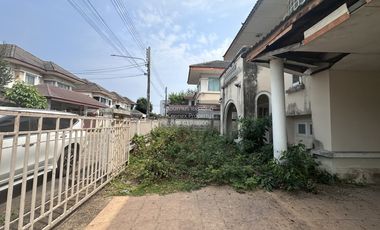 Haus zum Kauf mit 3 Zimmer in Thanyaburi, Pathum Thani