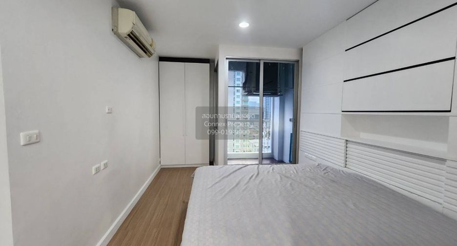 For sale 2 bedrooms condo in Huai Khwang, Bangkok