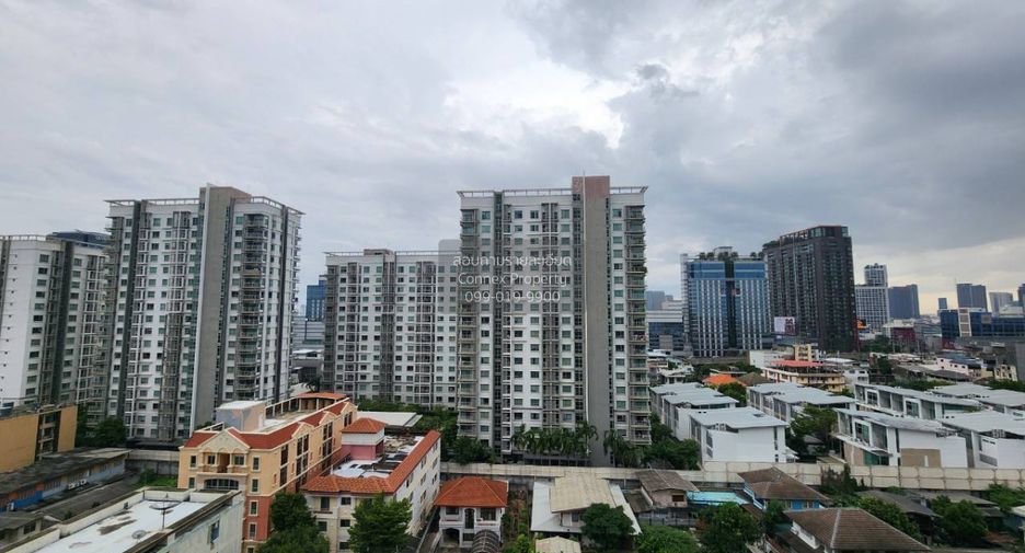 For sale 2 bedrooms condo in Huai Khwang, Bangkok