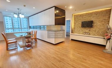 À vendre 2 chambres condo à Huai Khwang, Bangkok