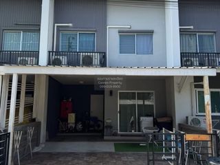 出售 2 卧室 联排别墅 在 Bang Khun Thian, 曼谷