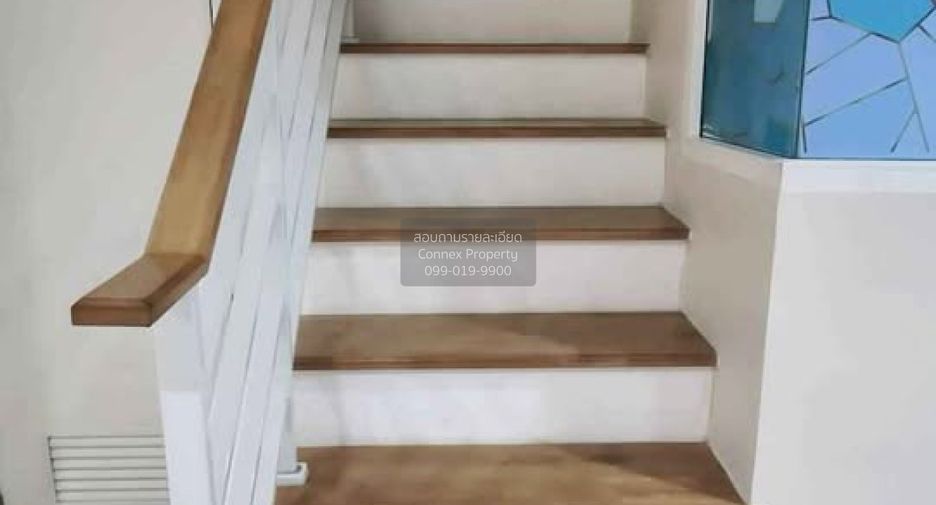 Casa adosada en venta de 4 habitaciones en Bueng Kum, Bangkok