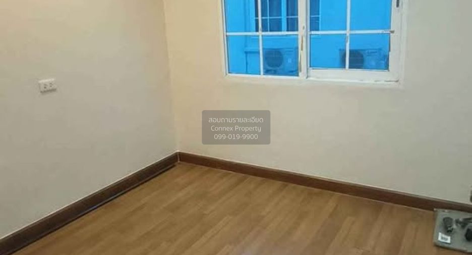 Casa adosada en venta de 4 habitaciones en Bueng Kum, Bangkok