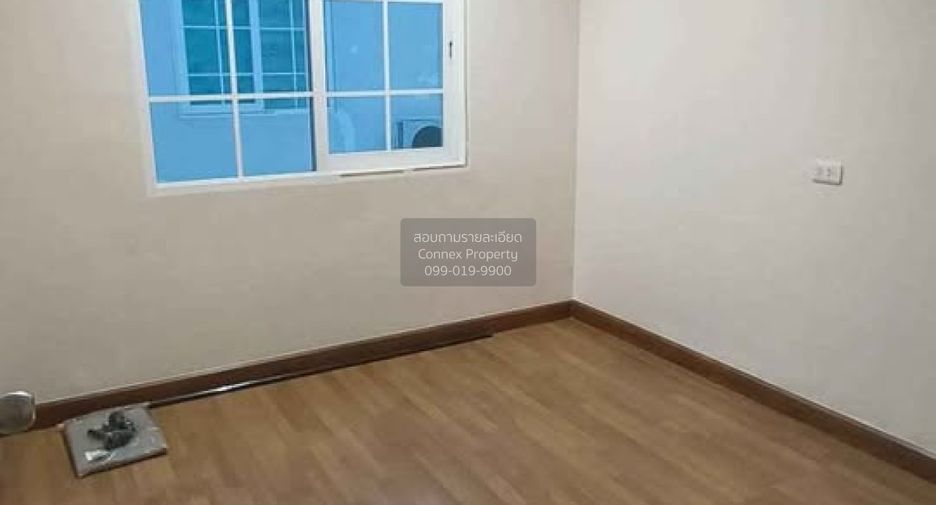 Casa adosada en venta de 4 habitaciones en Bueng Kum, Bangkok