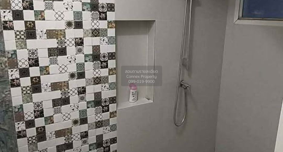 Casa adosada en venta de 4 habitaciones en Bueng Kum, Bangkok