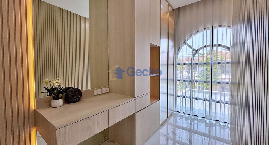 For sale 5 ベッドルーム house in Bang Lamung, Chonburi