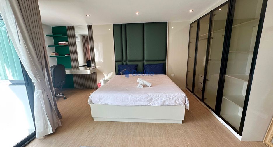 Casa en alquiler de 5 habitaciones en Bang Lamung, Chonburi