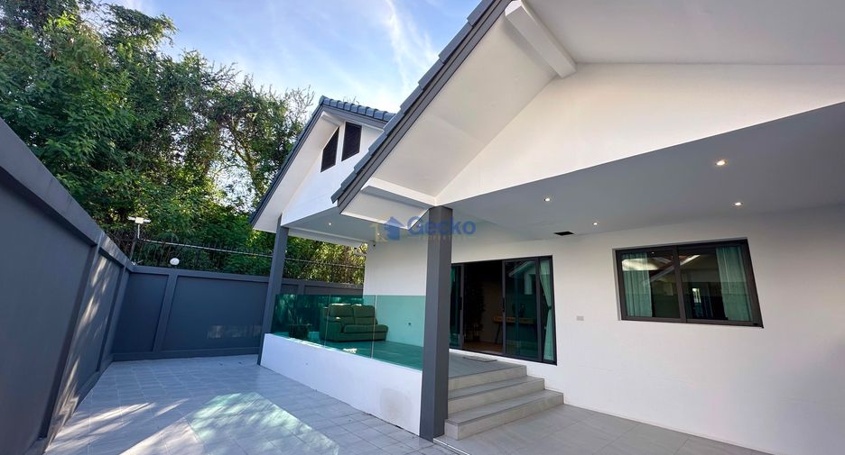 Casa en alquiler de 5 habitaciones en Bang Lamung, Chonburi