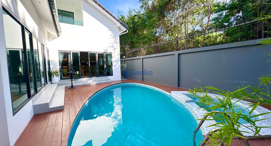 Casa en alquiler de 5 habitaciones en Bang Lamung, Chonburi