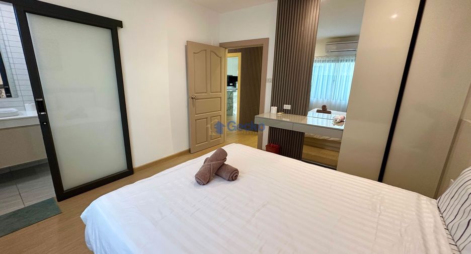 Casa en alquiler de 5 habitaciones en Bang Lamung, Chonburi