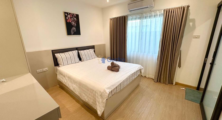 Casa en alquiler de 5 habitaciones en Bang Lamung, Chonburi